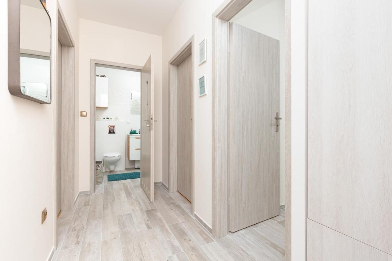 City Center Apartment Elektoralna By Noclegi Renters Warsaw Exterior photo