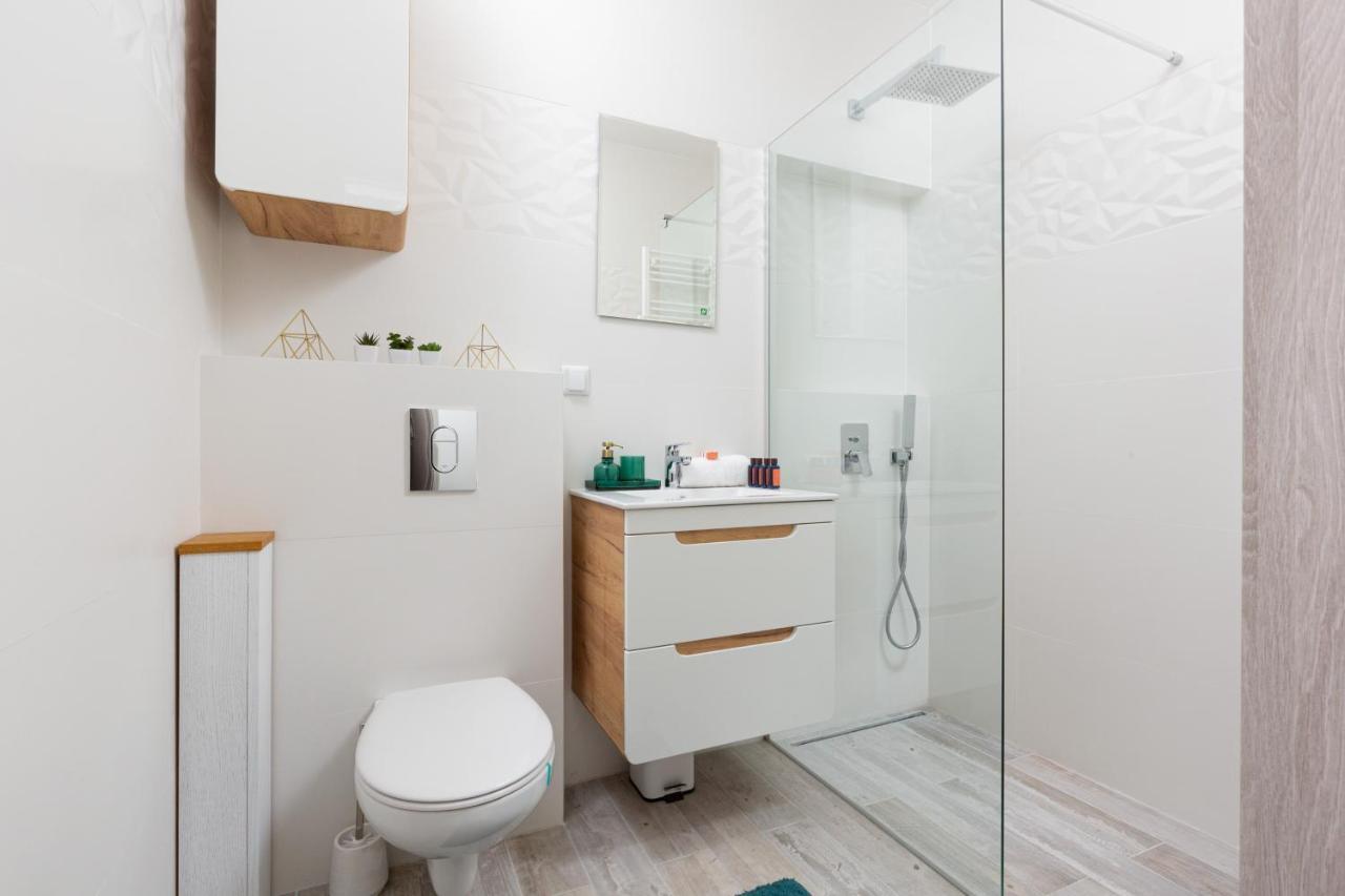 City Center Apartment Elektoralna By Noclegi Renters Warsaw Exterior photo